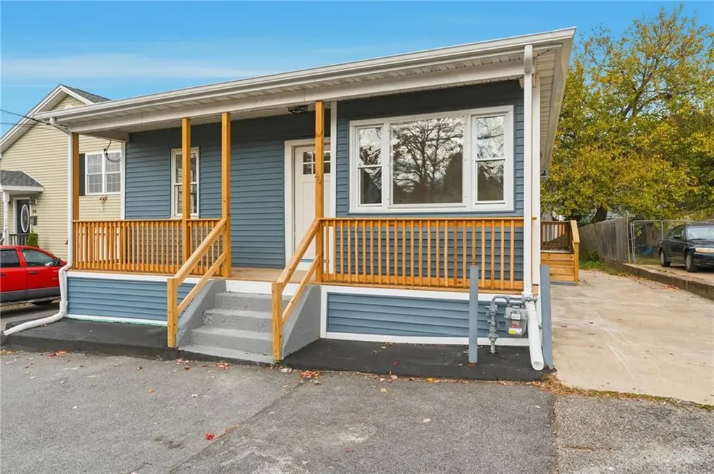 26 Alto Street Cranston RI 02920