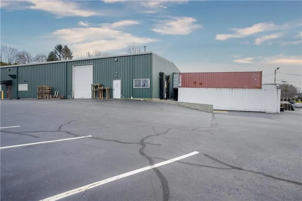 1079 Aquidneck Avenue Middletown RI 02842