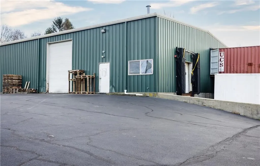 1079 Aquidneck Avenue Middletown RI 02842