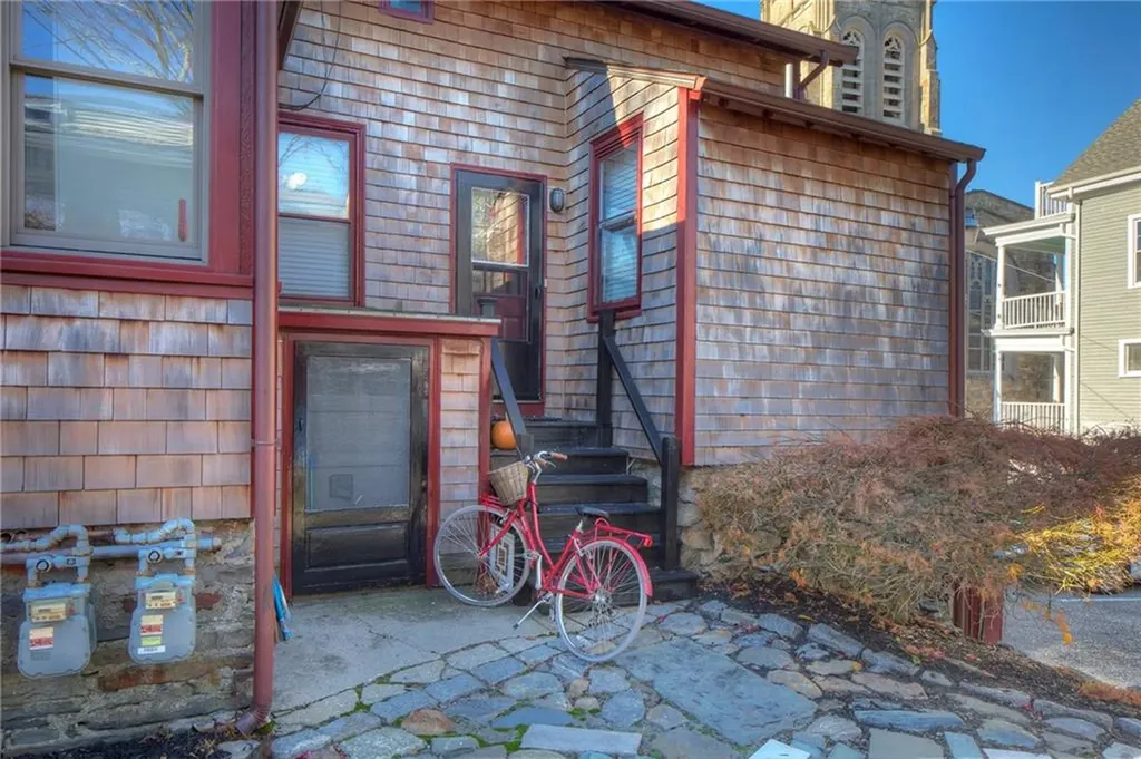 2 Perry Street Newport RI 02840