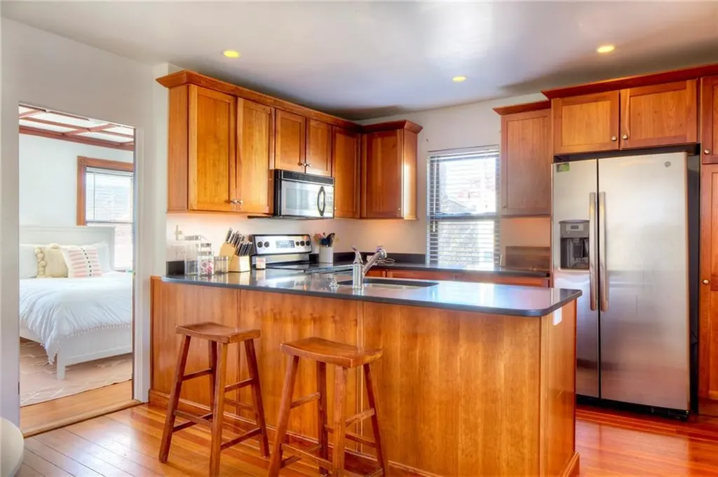 2 Perry Street Newport RI 02840