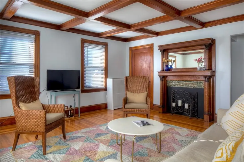 2 Perry Street Newport RI 02840