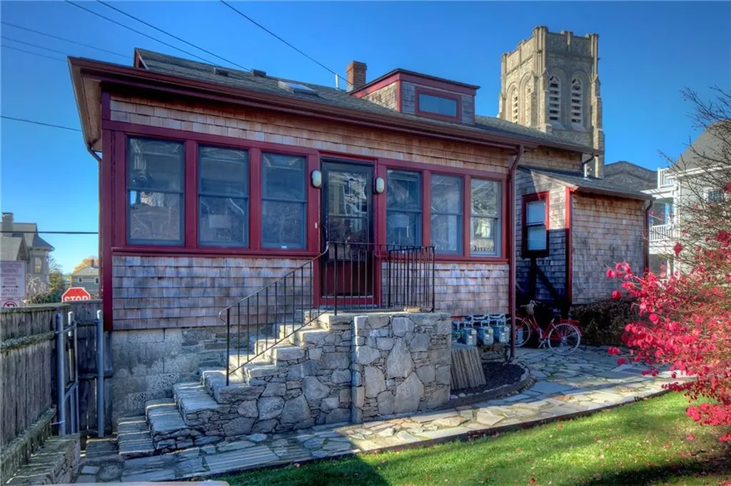 2 Perry Street Newport RI 02840