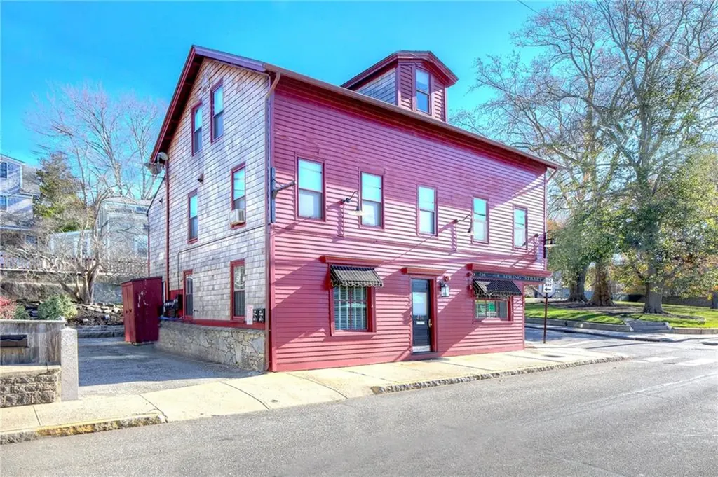 2 Perry Street Newport RI 02840