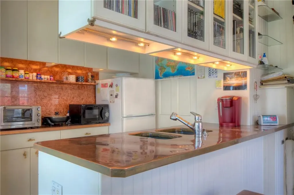 2 Perry Street Newport RI 02840