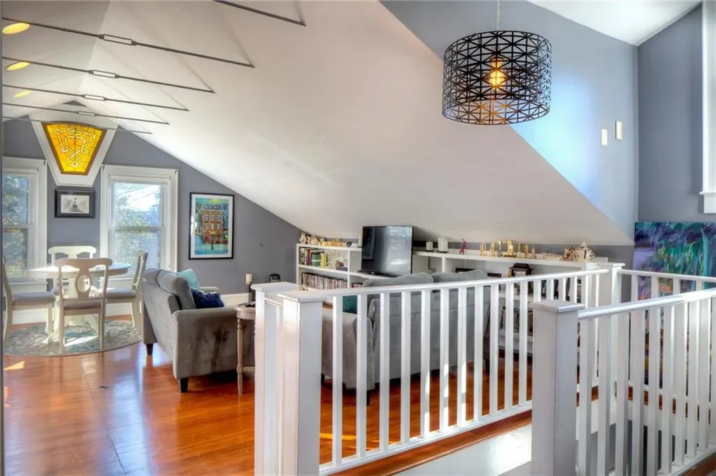 2 Perry Street Newport RI 02840