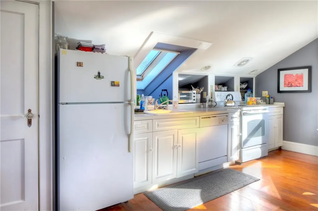2 Perry Street Newport RI 02840