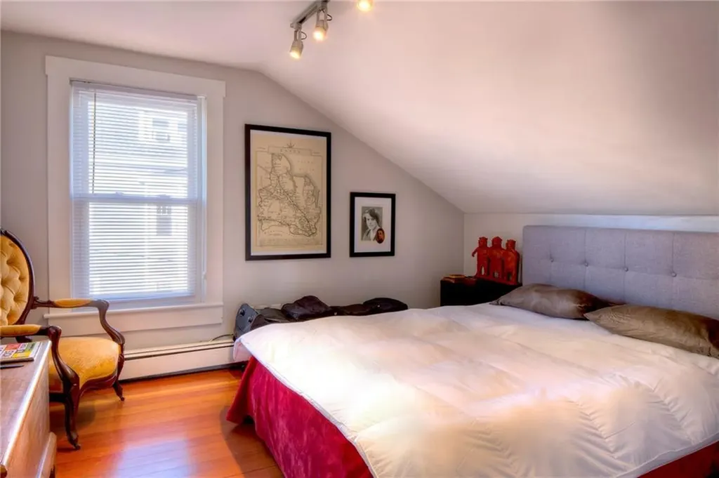 2 Perry Street Newport RI 02840