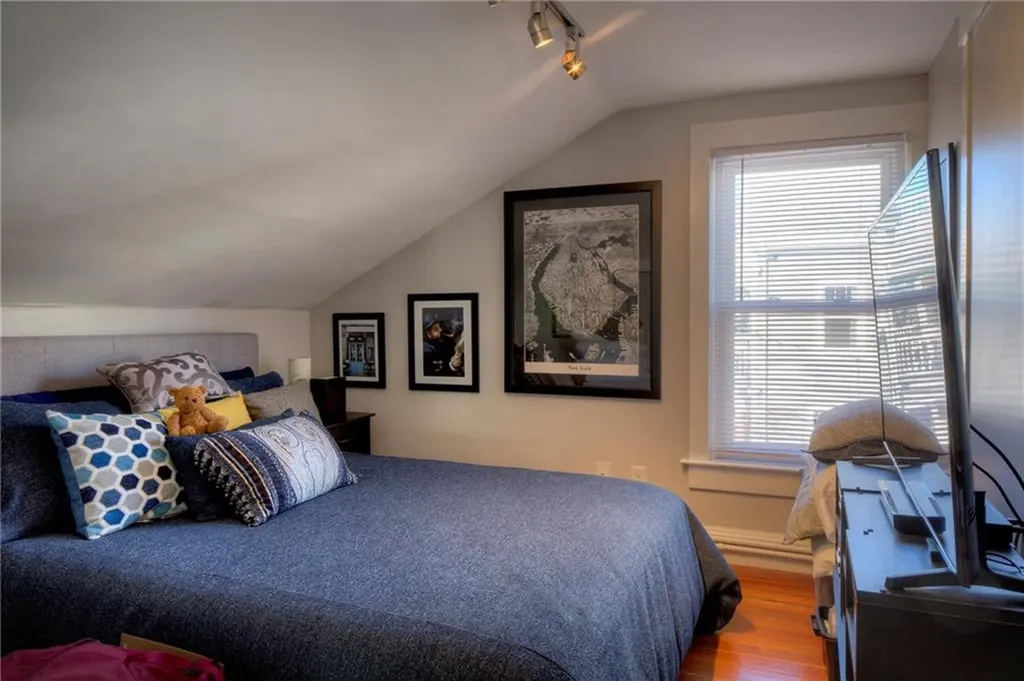 2 Perry Street Newport RI 02840