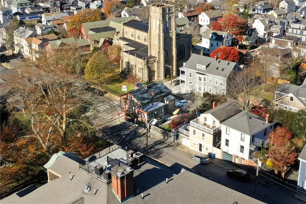 2 Perry Street Newport RI 02840