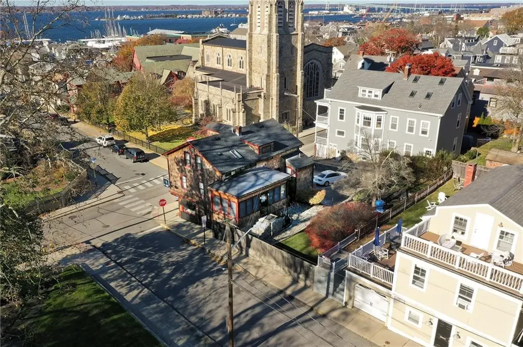 2 Perry Street Newport RI 02840