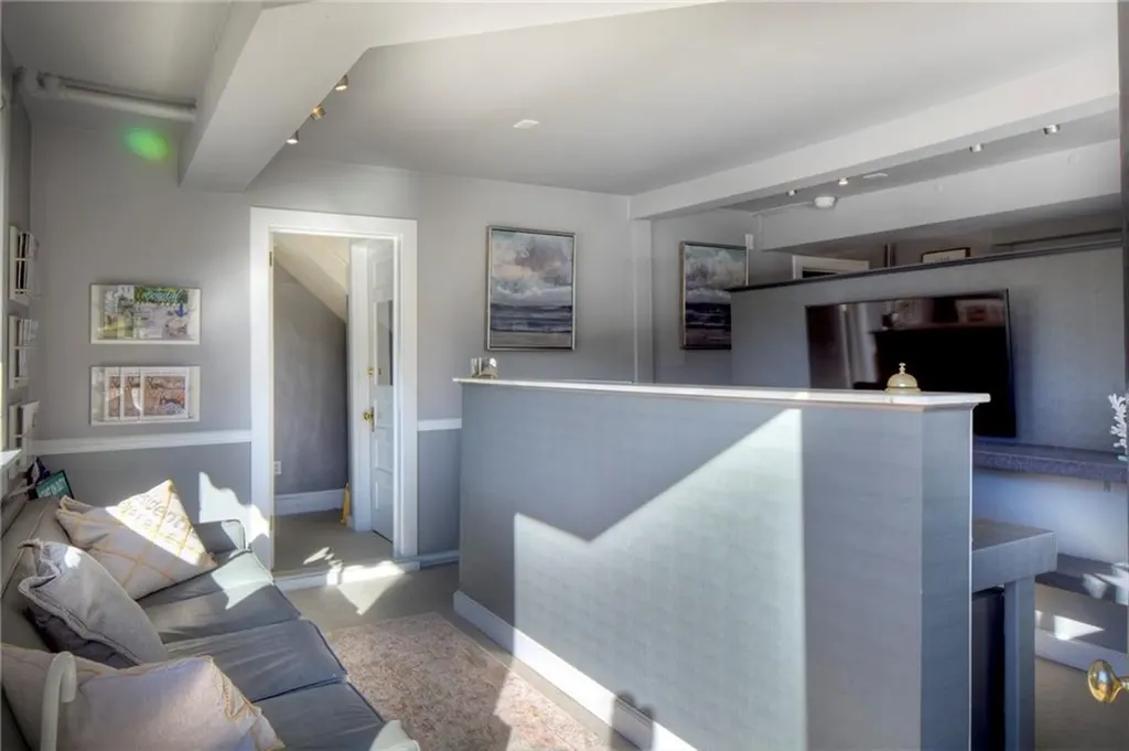 2 Perry Street Newport RI 02840