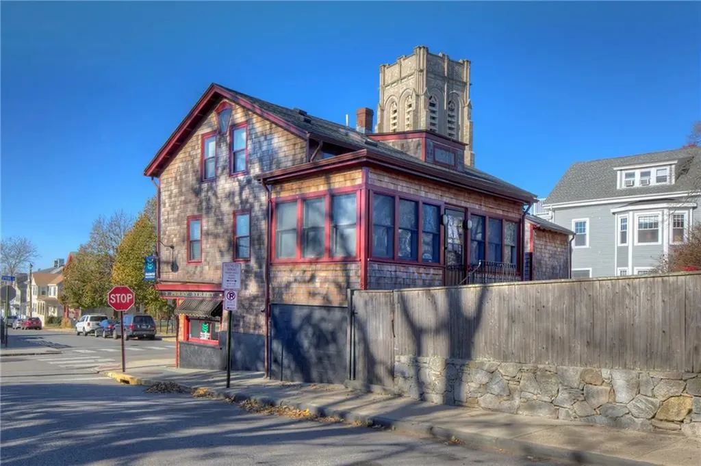 2 Perry Street Newport RI 02840