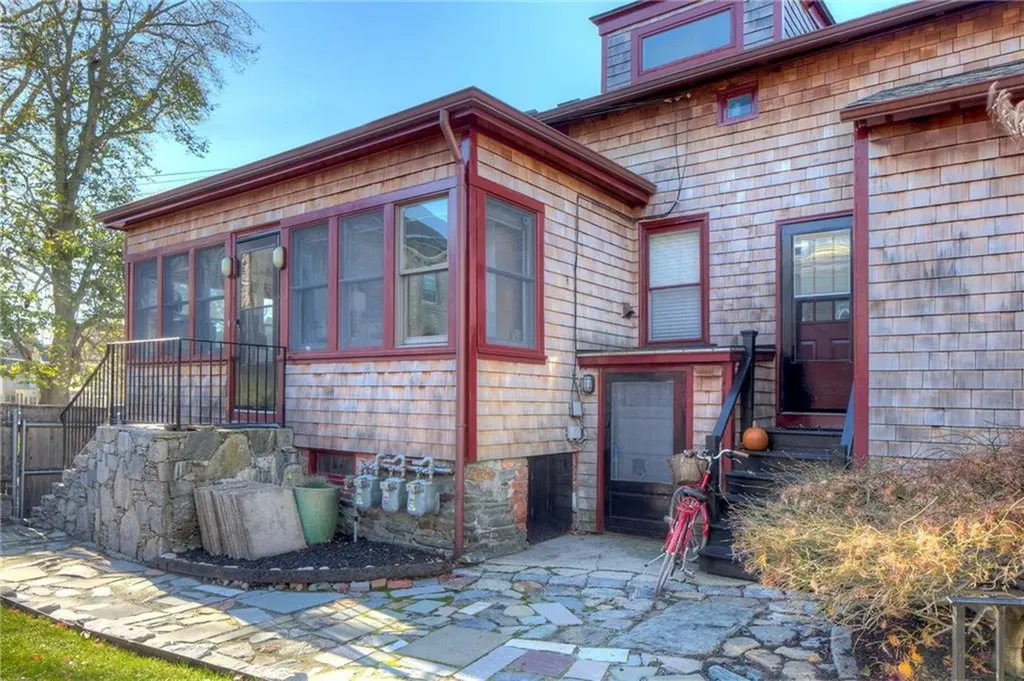 2 Perry Street Newport RI 02840