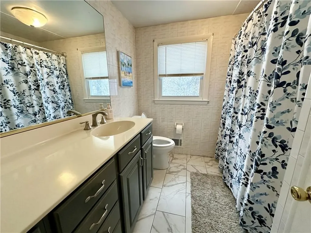 134 Blue Hill Drive Warwick RI 02886
