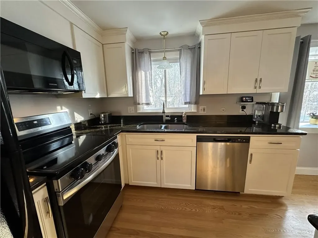 134 Blue Hill Drive Warwick RI 02886
