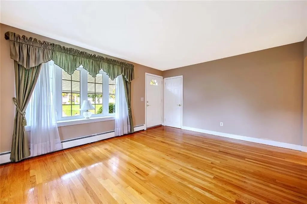 98 Iroquois Road Cumberland RI 02864