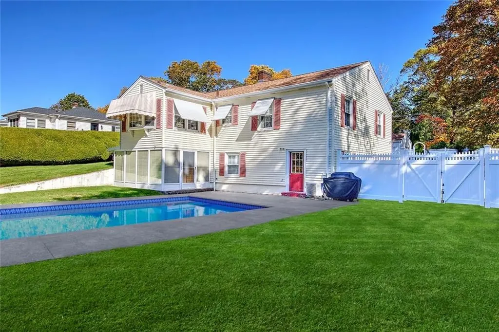 98 Iroquois Road Cumberland RI 02864