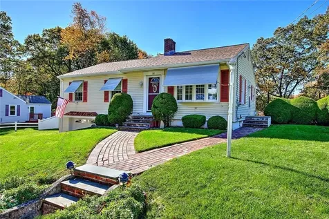 98 Iroquois Road Cumberland RI 02864