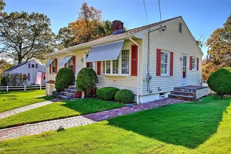 98 Iroquois Road Cumberland RI 02864