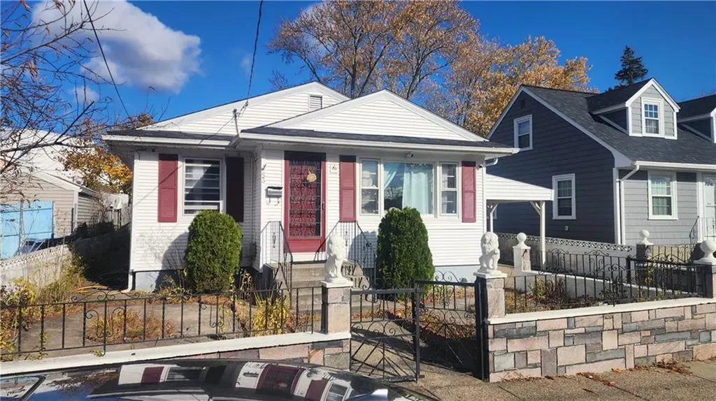 53 Francis Avenue Pawtucket RI 02860
