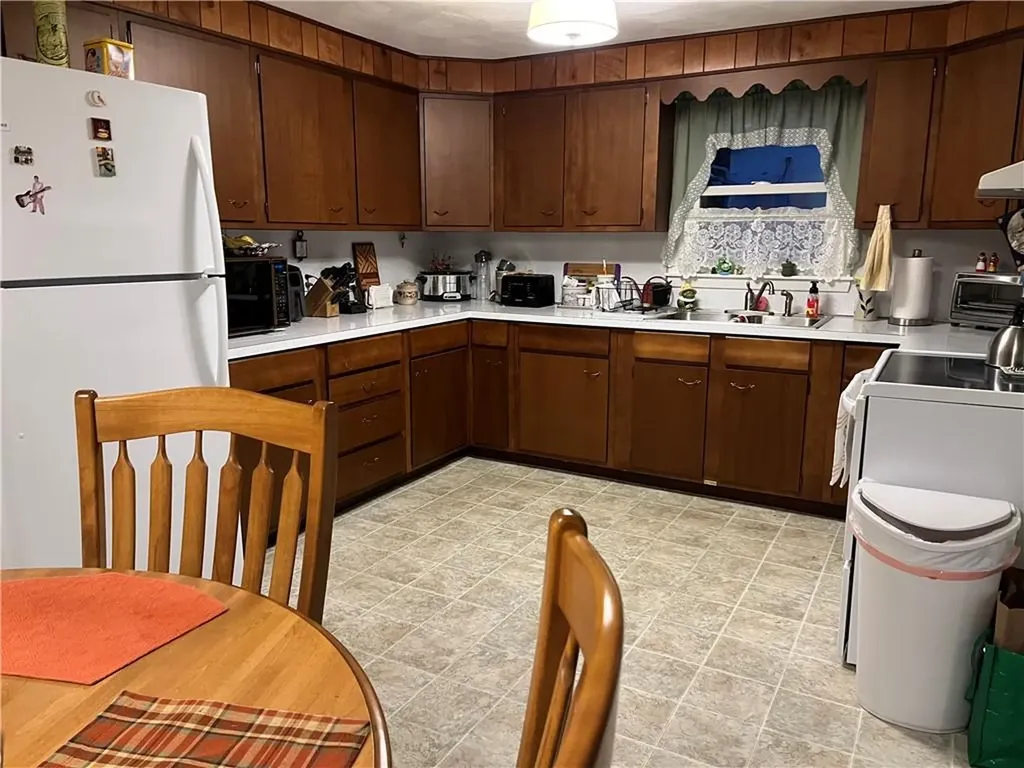 77 Birchwood Lane West Warwick RI 02893