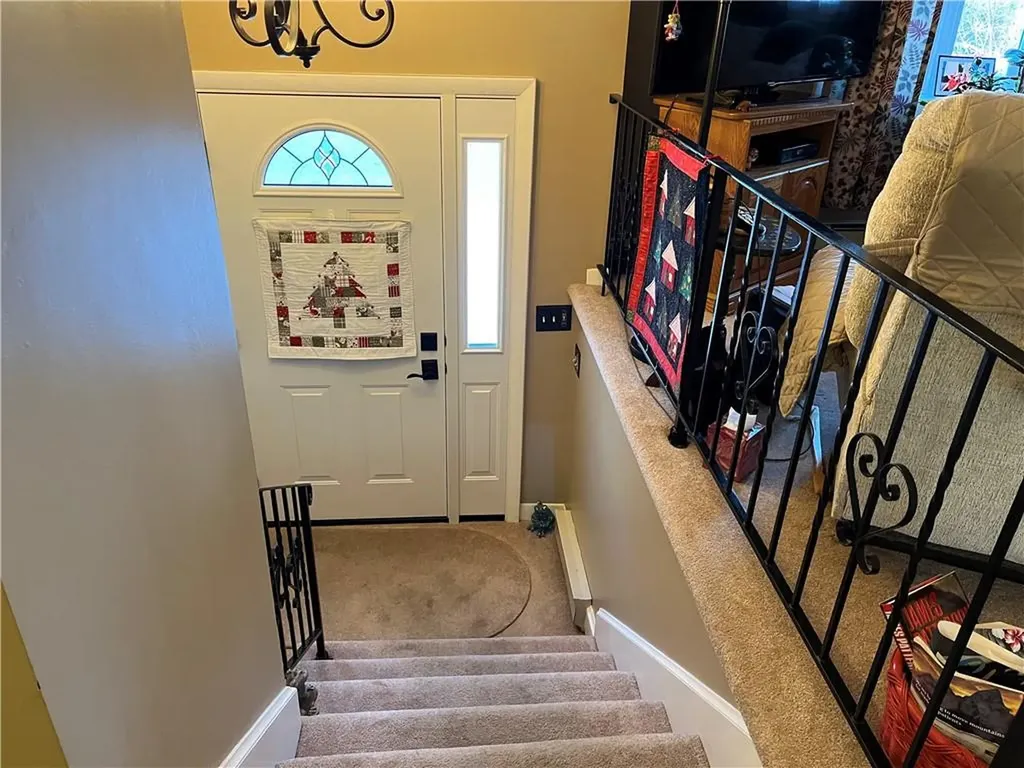 77 Birchwood Lane West Warwick RI 02893