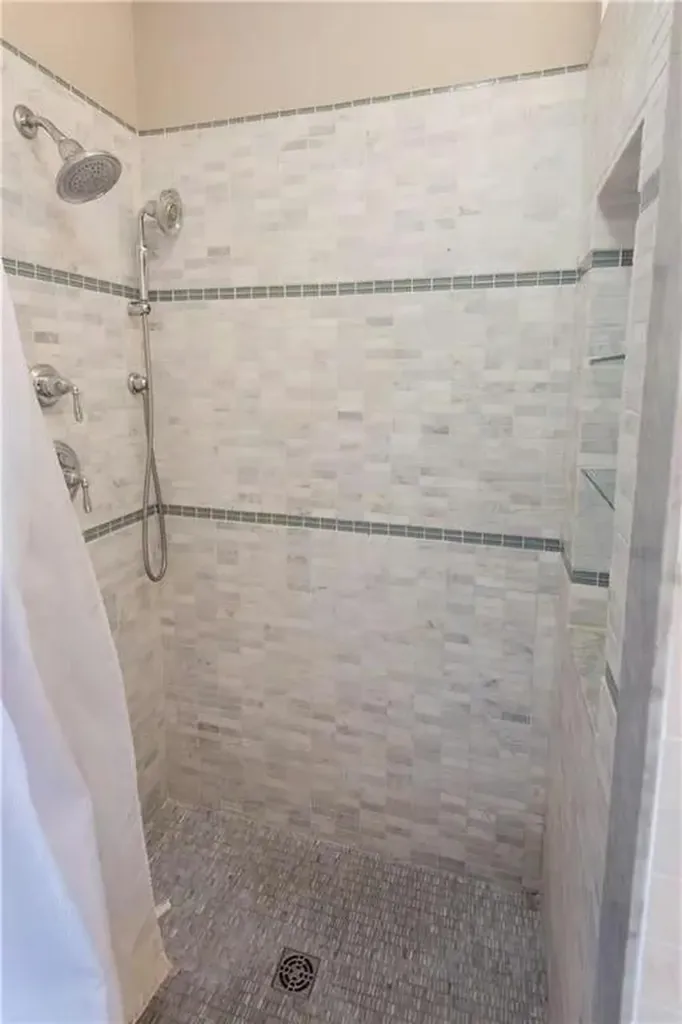 20 Carroll Avenue Newport RI 02840