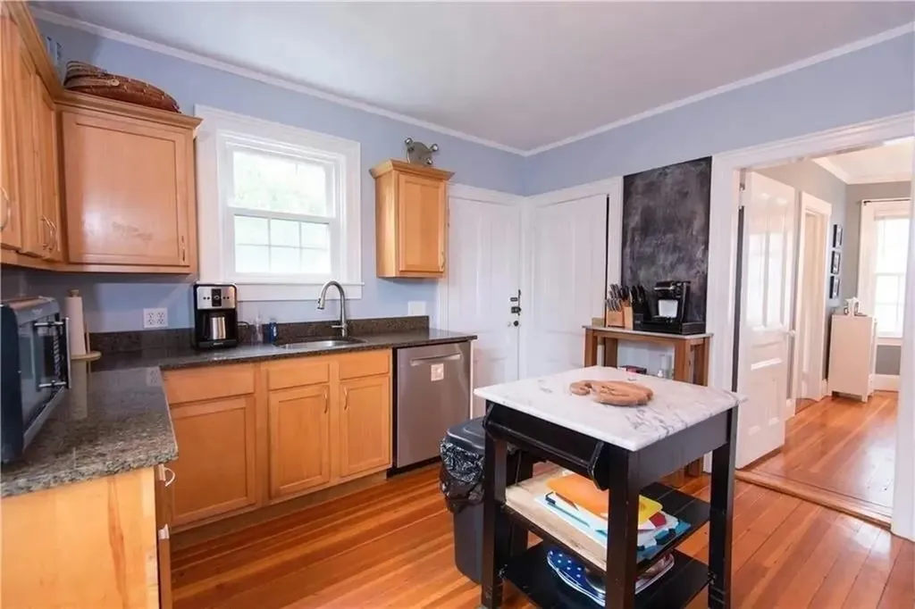 20 Carroll Avenue Newport RI 02840