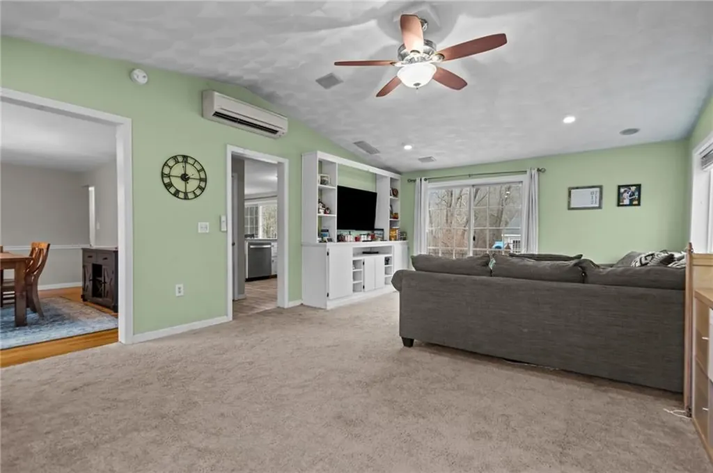 33 New York Avenue Cumberland RI 02864