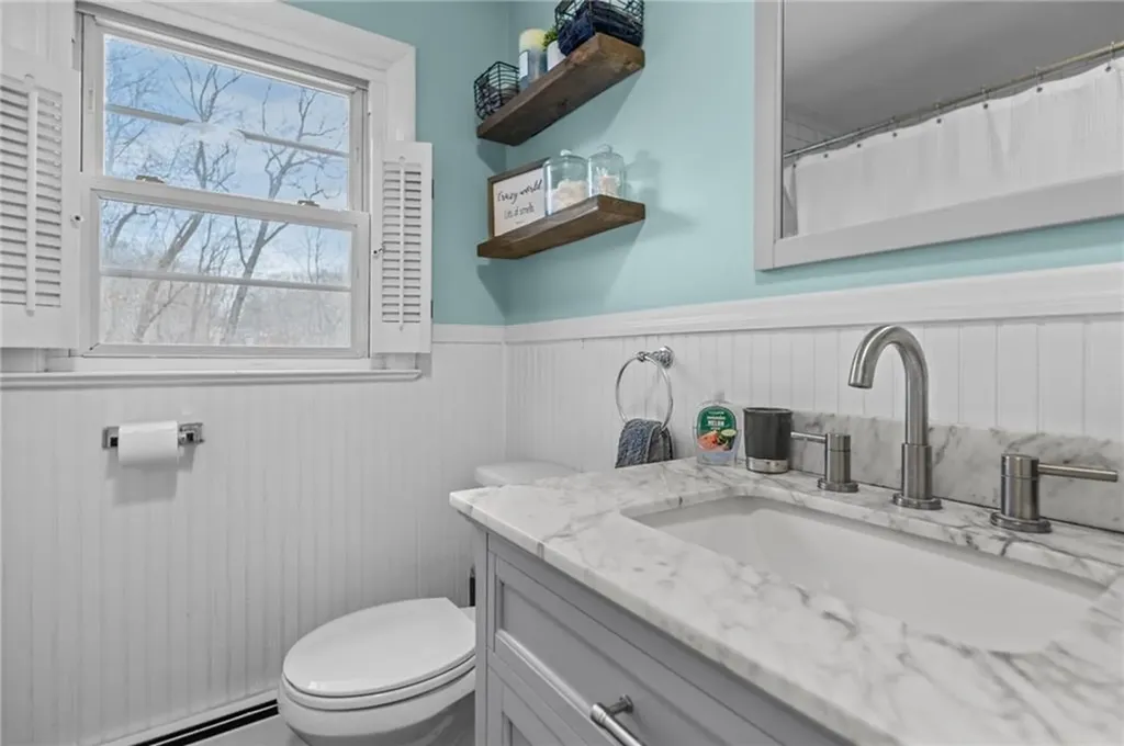 33 New York Avenue Cumberland RI 02864