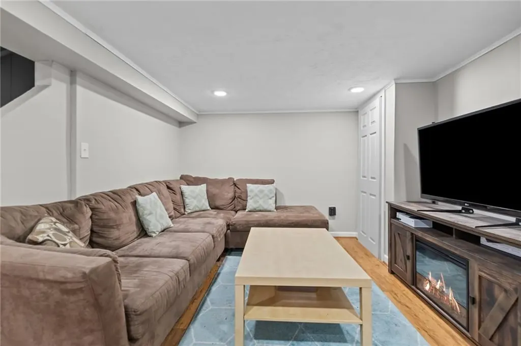 33 New York Avenue Cumberland RI 02864