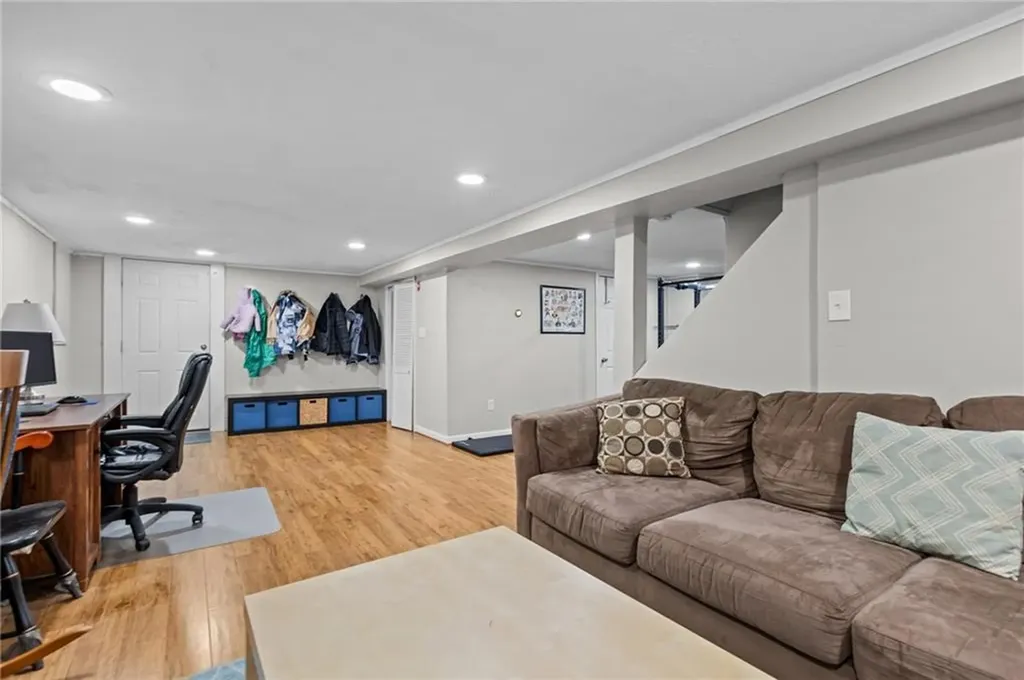 33 New York Avenue Cumberland RI 02864