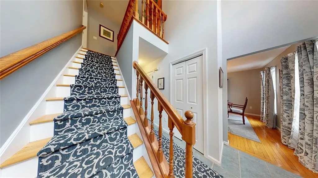 24 Ridge Crest Lane South Kingstown RI 02879