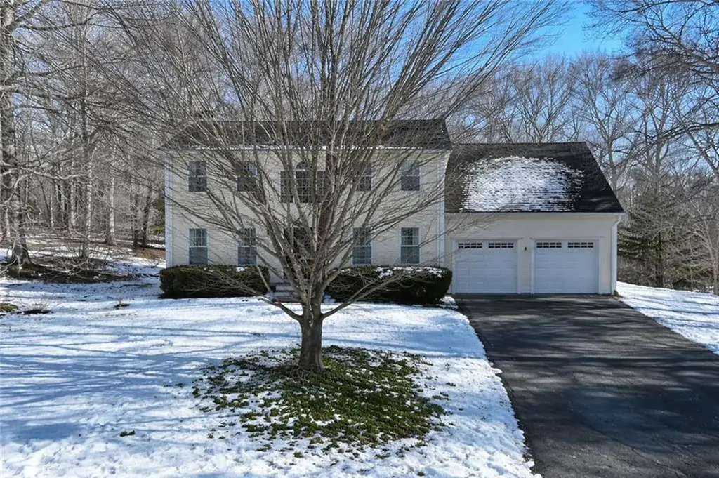 24 Ridge Crest Lane South Kingstown RI 02879