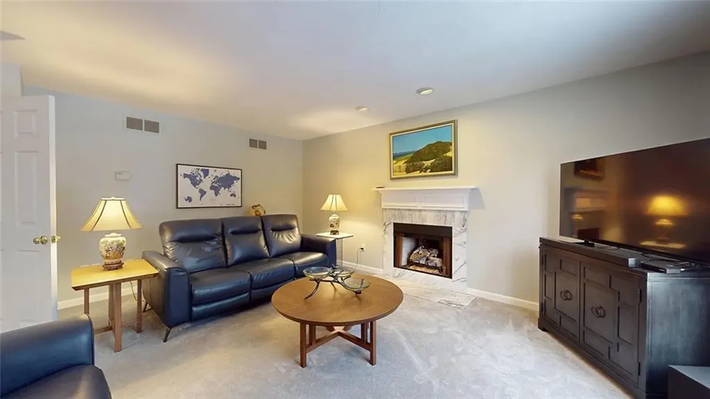 24 Ridge Crest Lane South Kingstown RI 02879