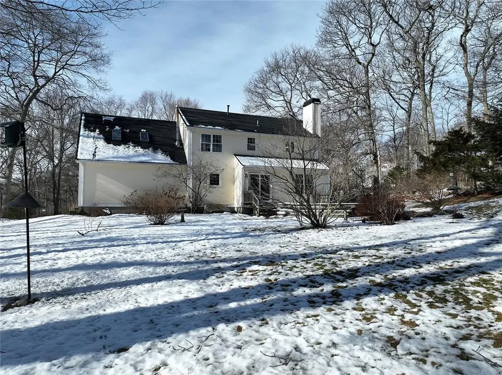24 Ridge Crest Lane South Kingstown RI 02879