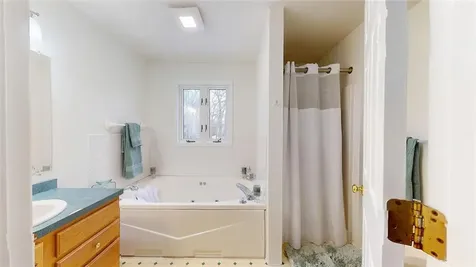 24 Ridge Crest Lane South Kingstown RI 02879