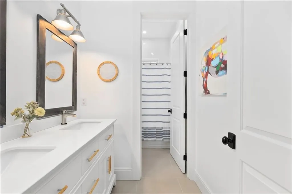 12 Taylor Road Portsmouth RI 02871