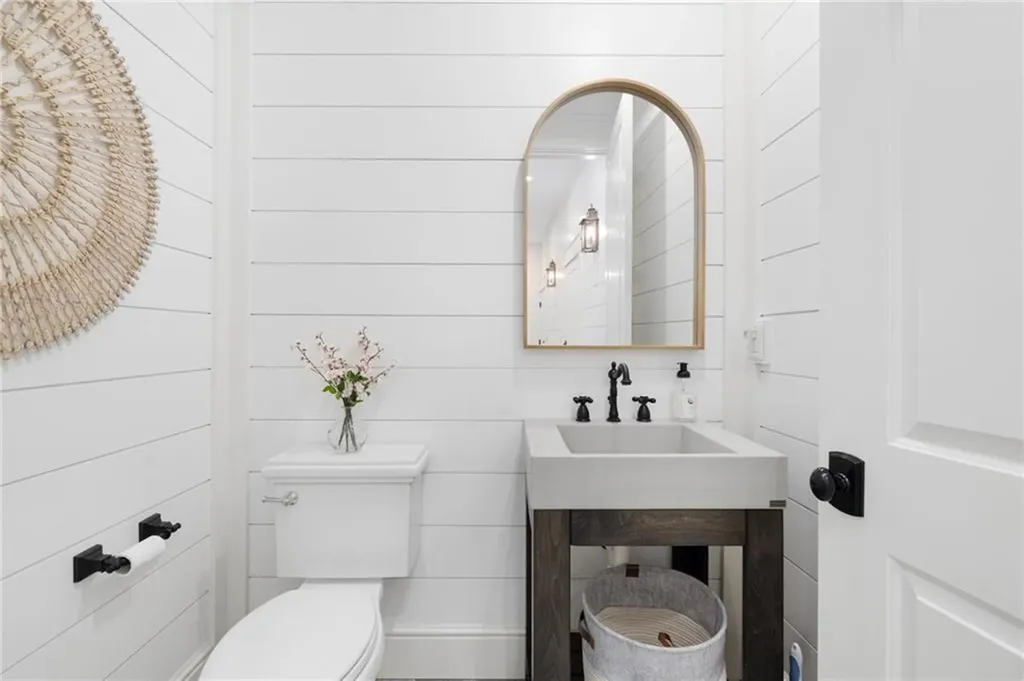 12 Taylor Road Portsmouth RI 02871