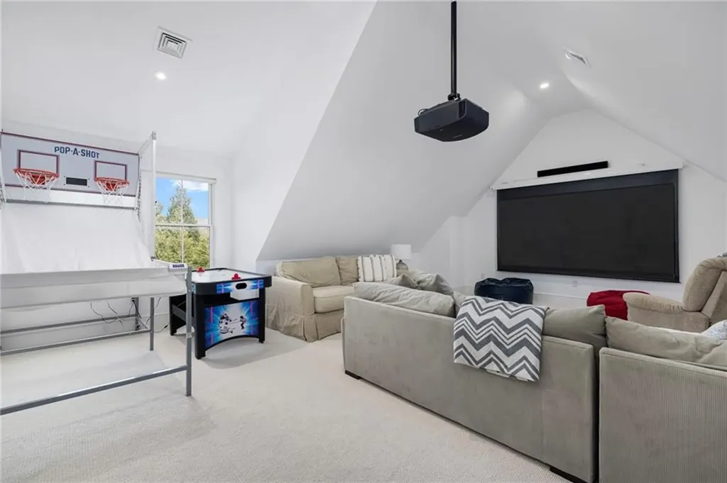 12 Taylor Road Portsmouth RI 02871