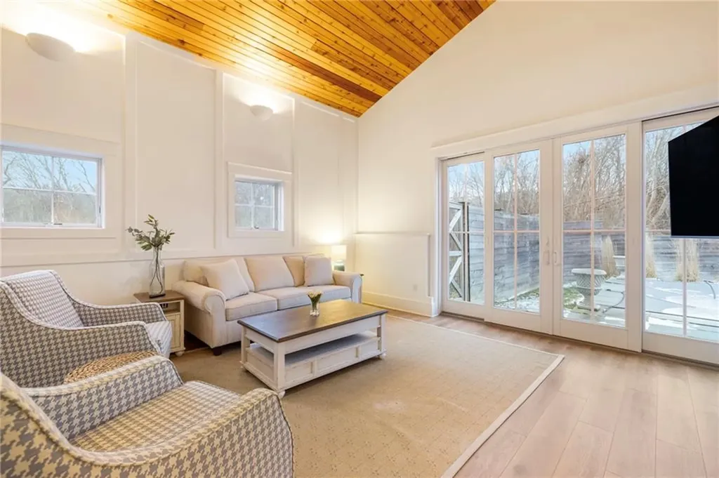 12 Taylor Road Portsmouth RI 02871