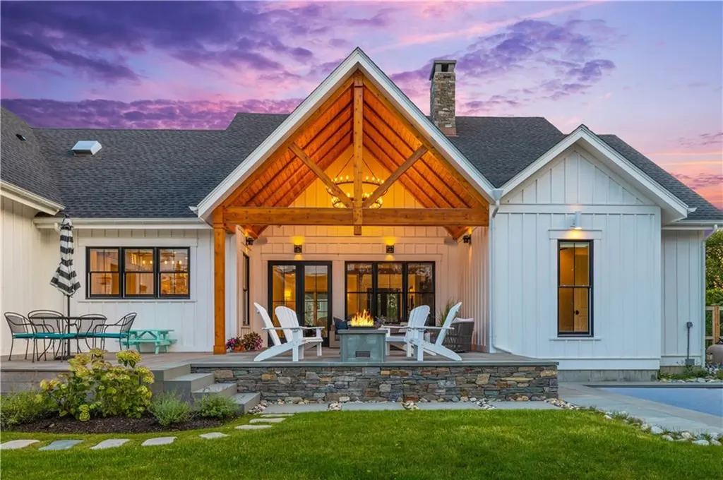 12 Taylor Road Portsmouth RI 02871