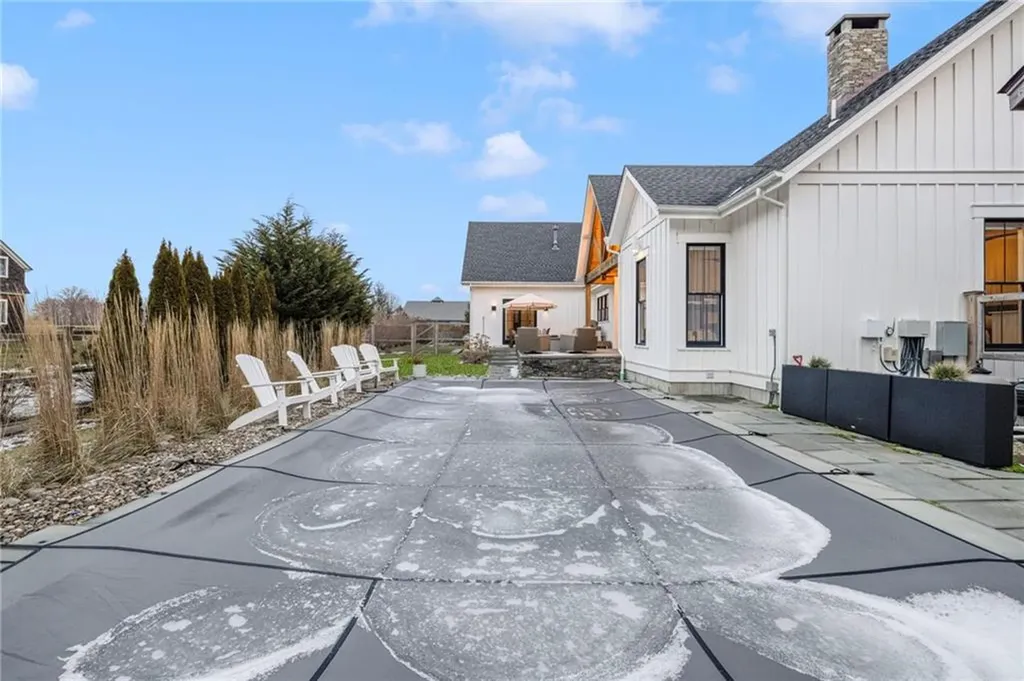 12 Taylor Road Portsmouth RI 02871