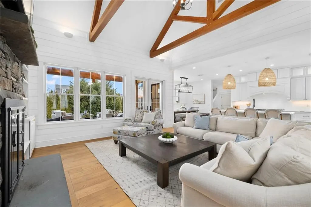 12 Taylor Road Portsmouth RI 02871