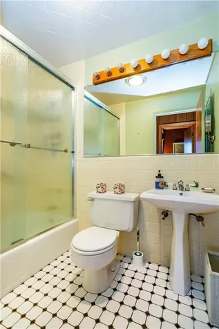 35 Sunset Avenue North Kingstown RI 02874