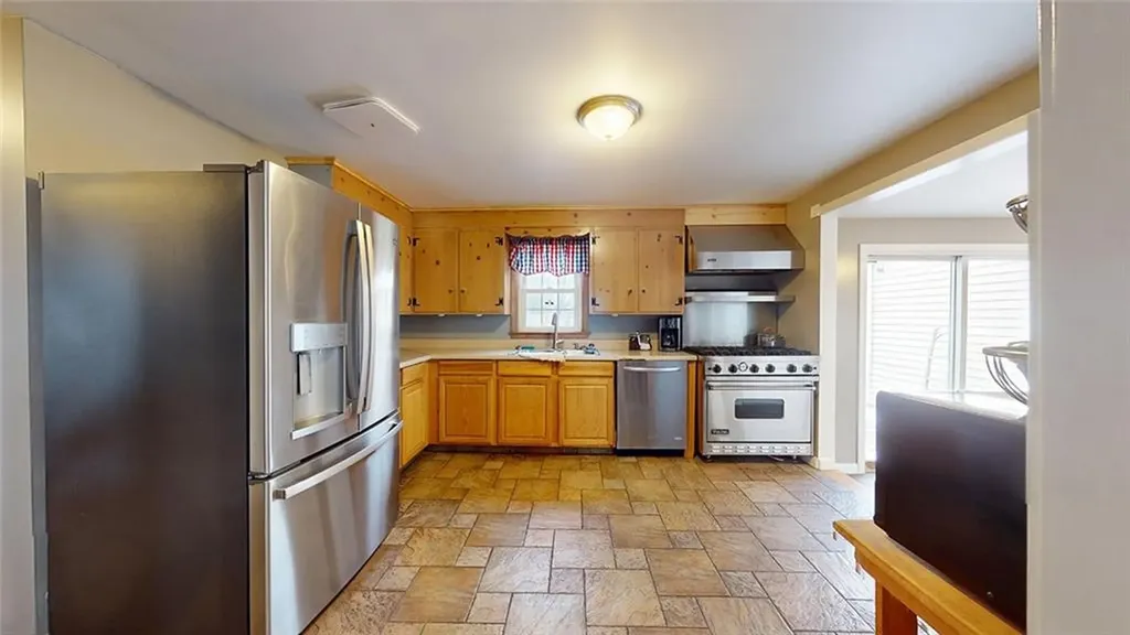 6 Meadowcrest Drive East Providence RI 02915