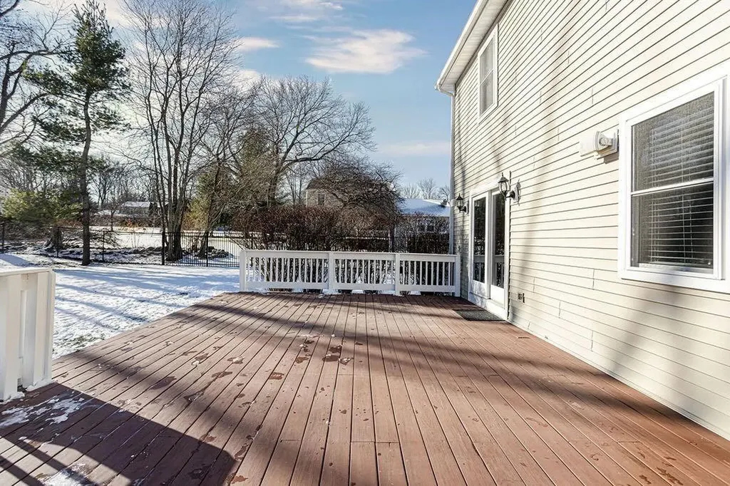 68 Fox Run Cranston RI 02921