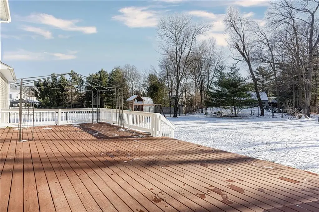 68 Fox Run Cranston RI 02921