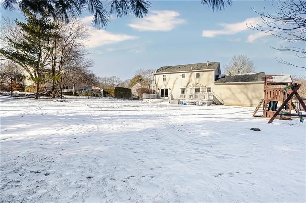 68 Fox Run Cranston RI 02921